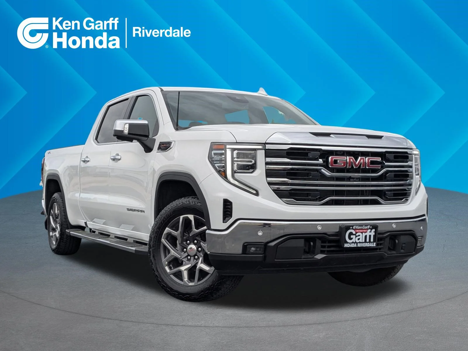 2025 GMC Sierra 4WD Crew Cab Standard Box SLT's photo