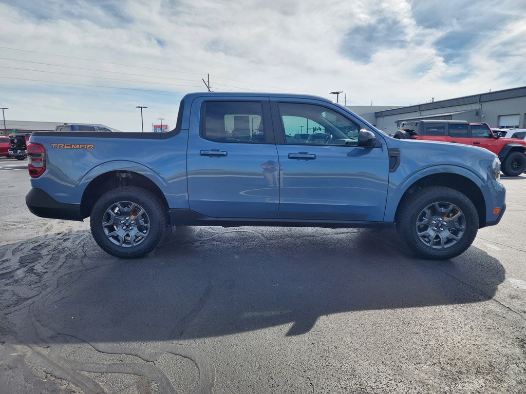Used 2024 Azure Gray Metallic Tri-Coat Ford LARIAT Advanced image 4