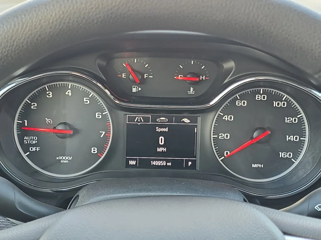 Used 2019 SUMMIT WHITE Chevrolet LT image 20