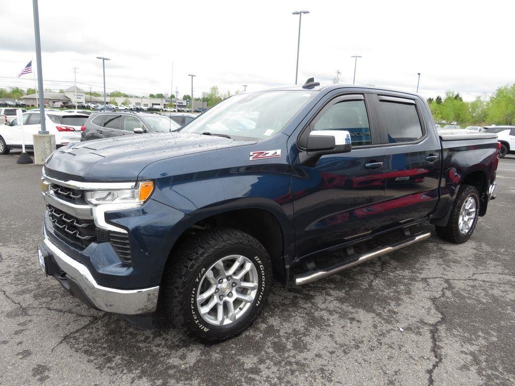 Used 2022 Blue Metallic Chevrolet LT image 11