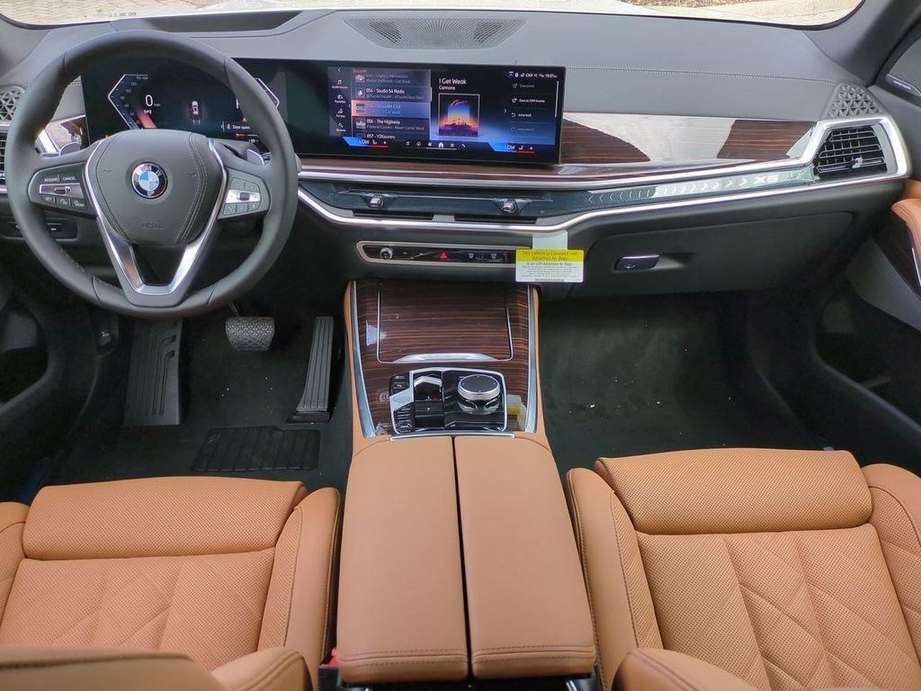 New 2026 White Metallic BMW xDrive40i image 15