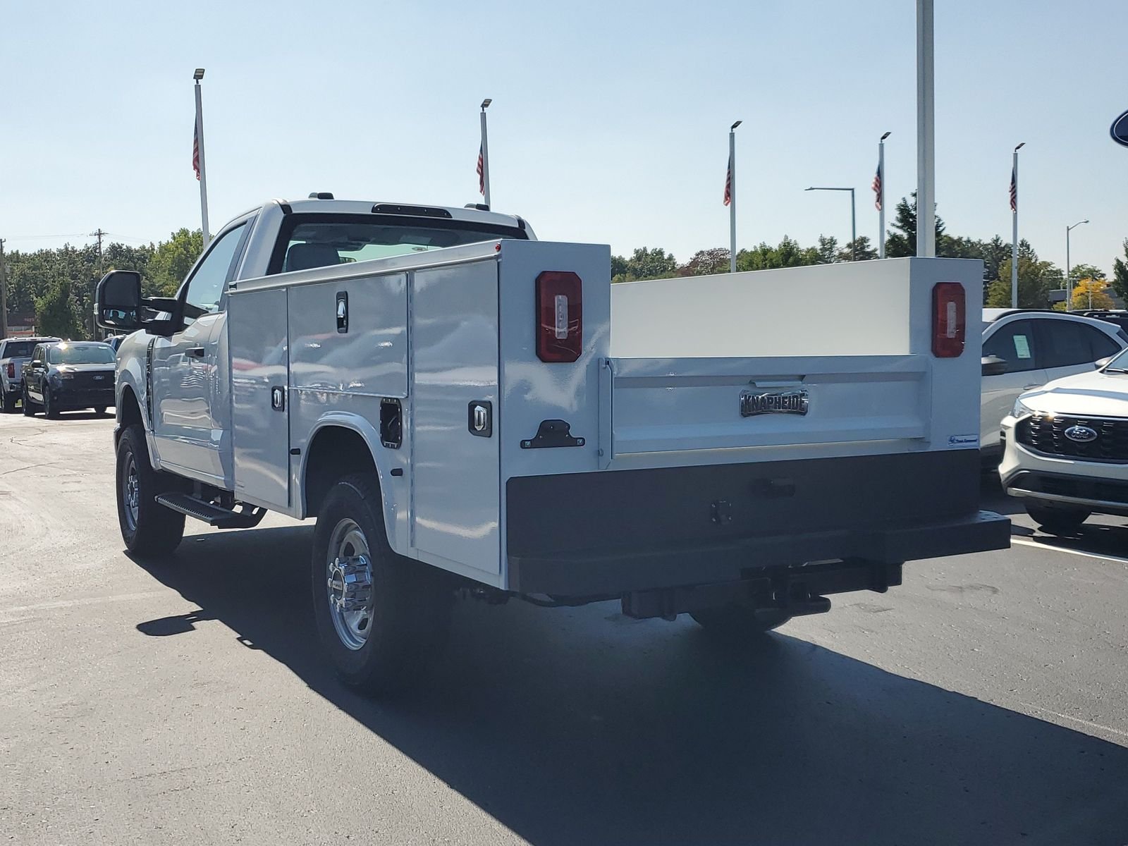 2025 Ford F-350 Super Duty Chassis Cab XLT - Photo 25