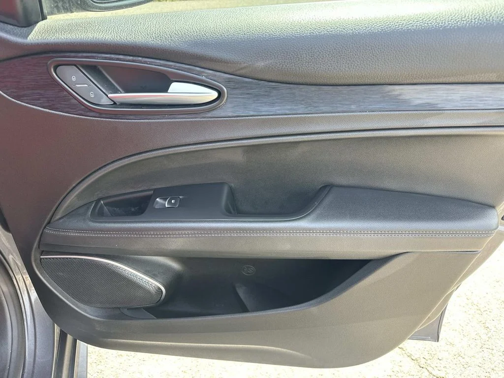 Used 2023 Gray Metallic Alfa Romeo Sprint image 13