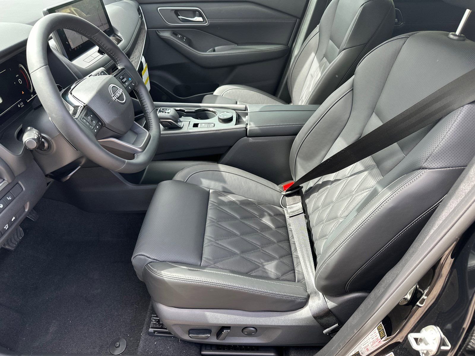 New 2026 Black Nissan Platinum image 7
