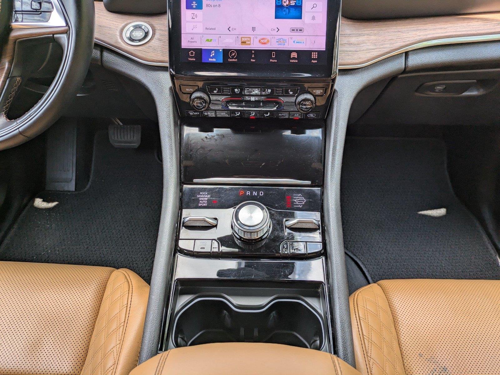 Used 2023 Diamond Black Crystal Pearlcoat Jeep Summit image 19