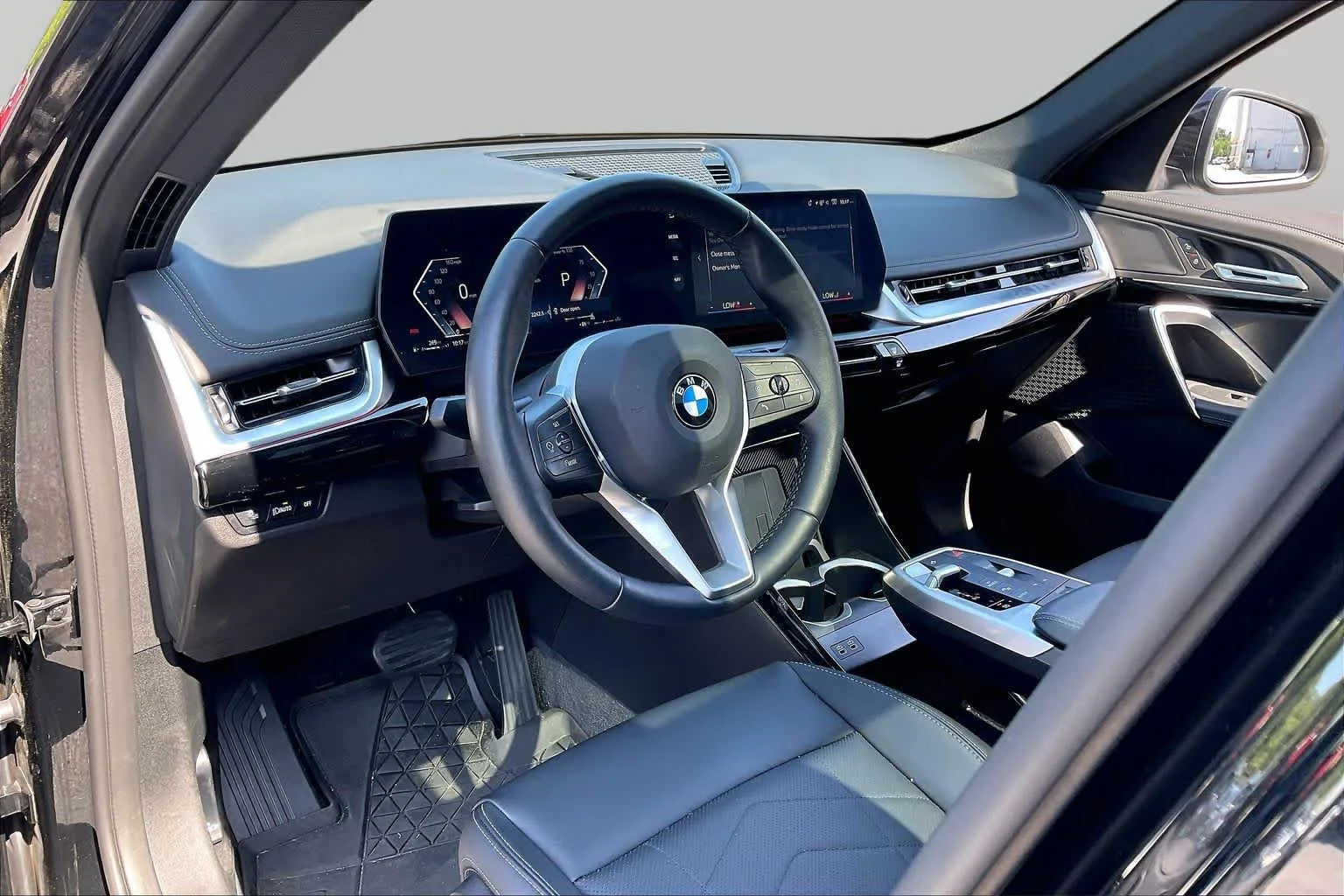 Used 2025 Black Sapphire Metallic BMW xDrive28i image 17