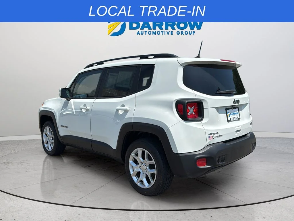 Used 2018 White Jeep Latitude image 3