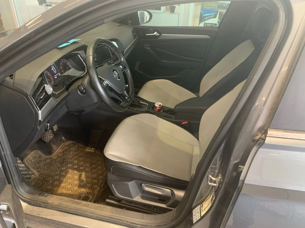 Used 2021 Beige Volkswagen R-Line image 5
