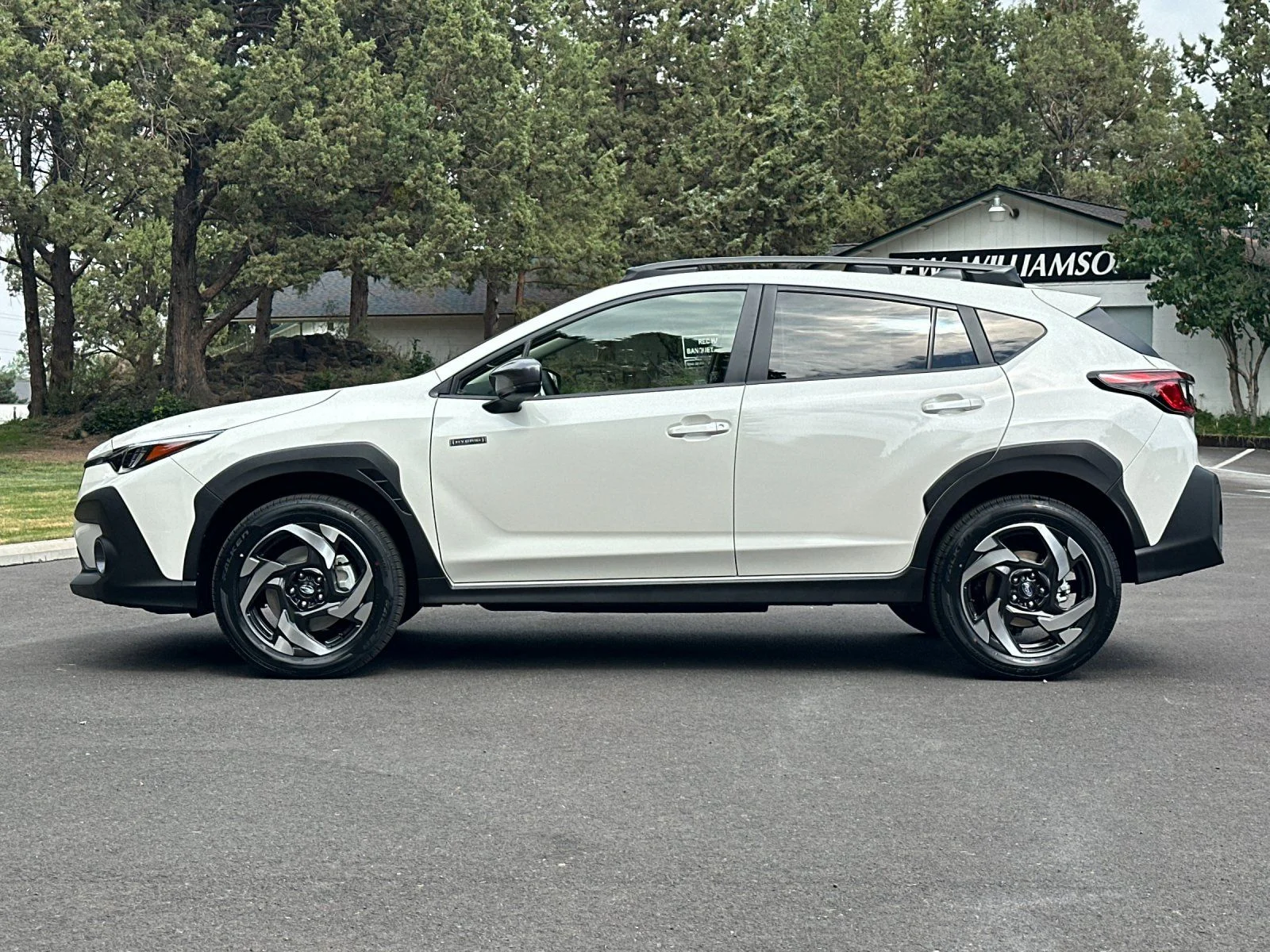 New 2026 CRYSTAL WHITE PEARL Subaru Limited Hybrid image 3