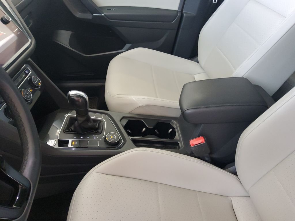 Used 2020 Beige Volkswagen 2.0T SE image 23