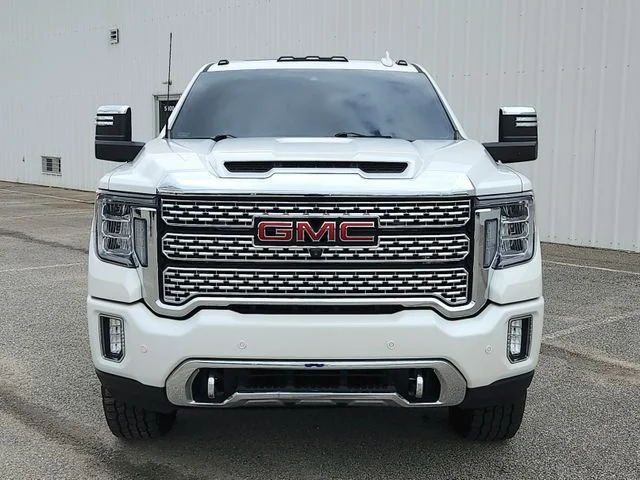 Used 2022 White GMC Denali image 2