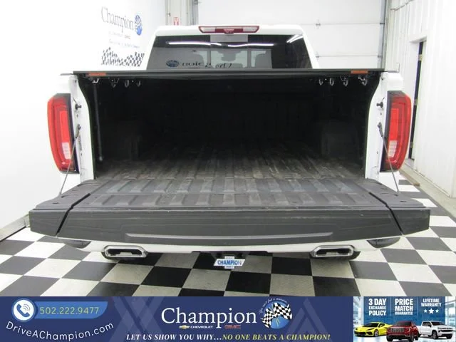 Used 2025 Summit White GMC AT4 image 20