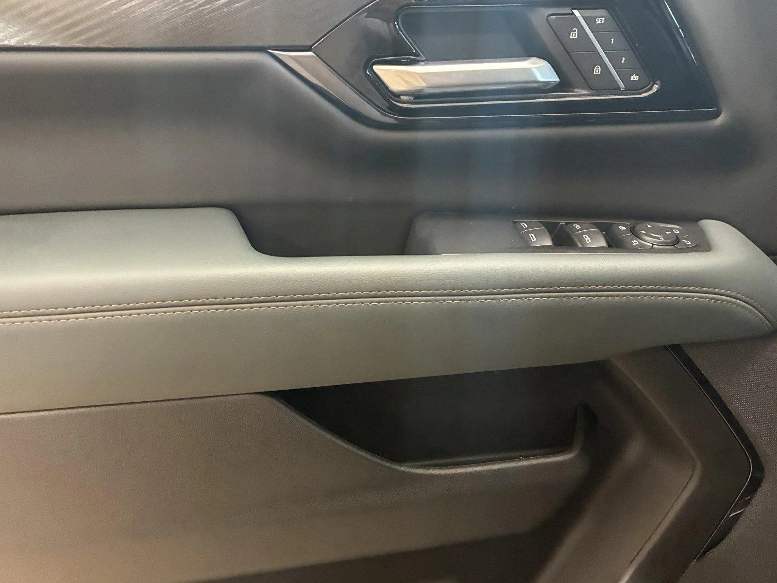 2026 GMC Yukon AT4 - Photo 19