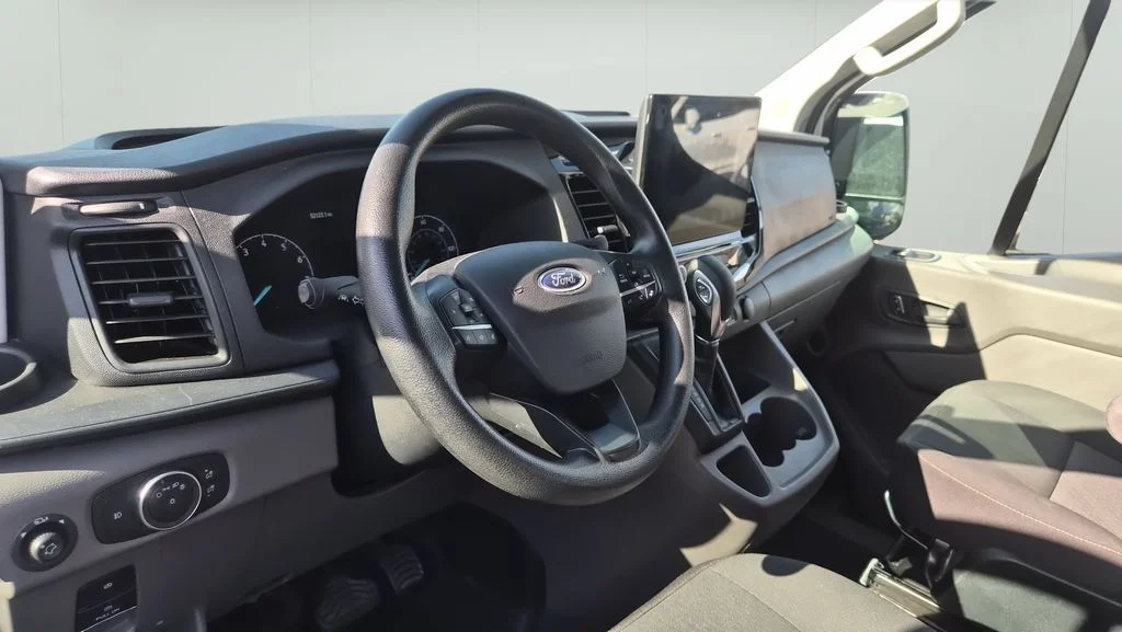 Used 2023 White Ford XLT image 9