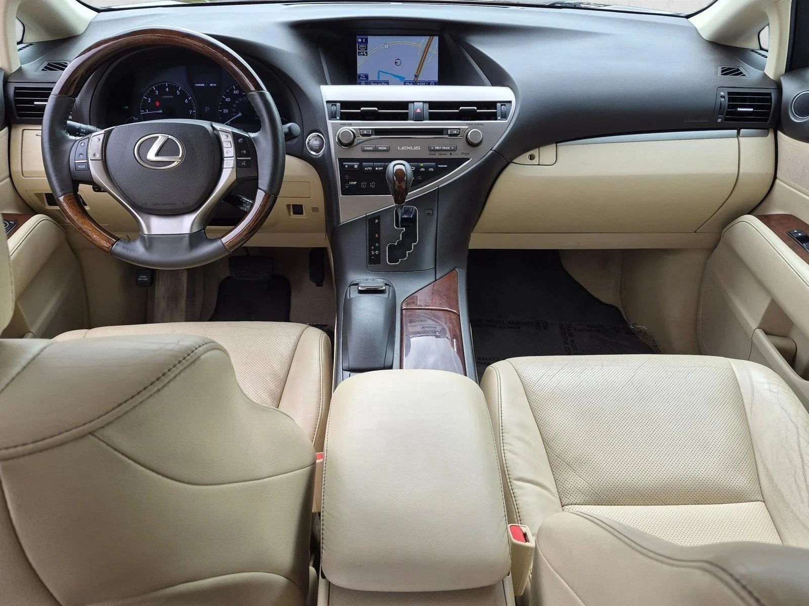 Used 2015 Claret Mica Lexus  image 17