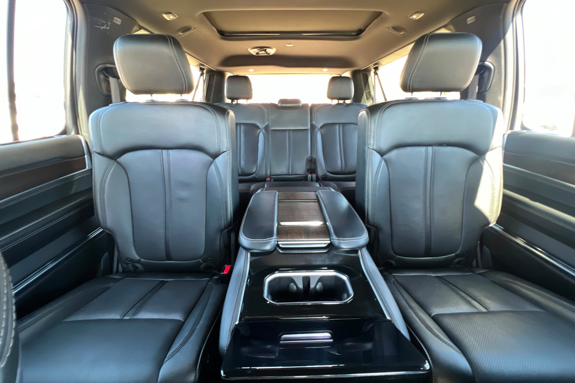 Used 2024 Diamond Black Crystal Pearlcoat Jeep Base image 26