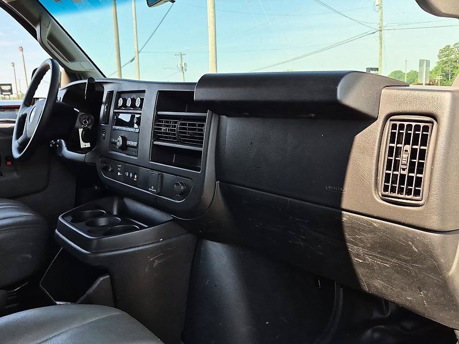 Used 2019 Summit White Chevrolet Work Van image 35