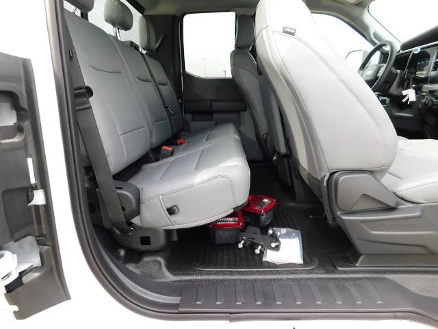 2025 Ford F-350 Super Duty Chassis Cab XL - Photo 56