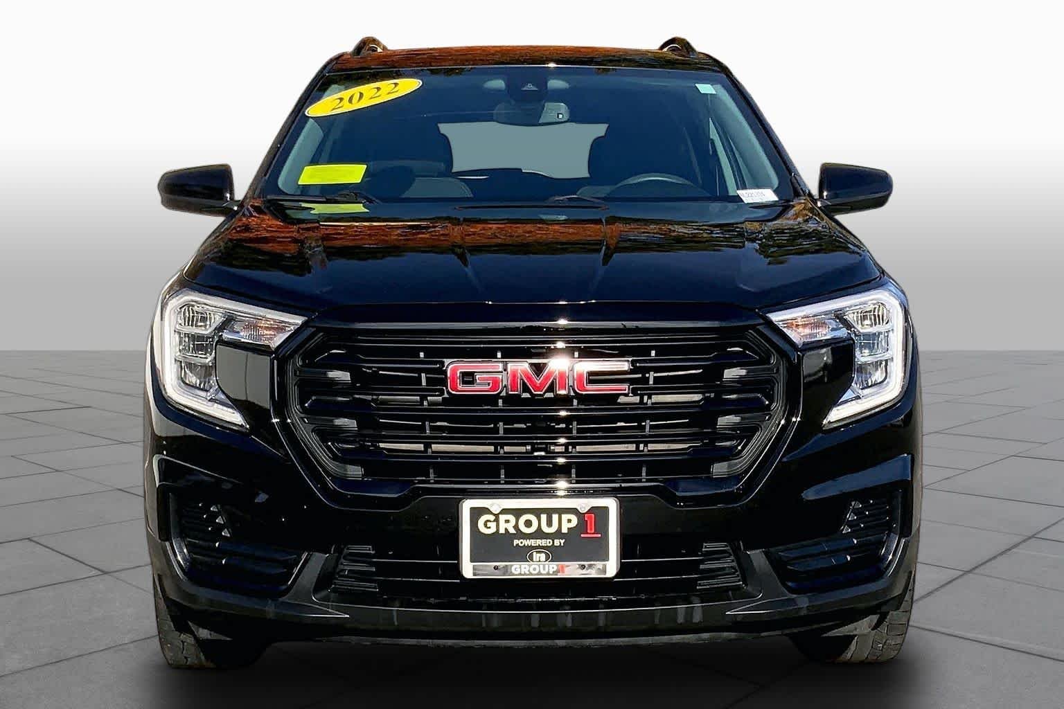 Used 2022 Ebony Twilight Metallic GMC SLE image 4