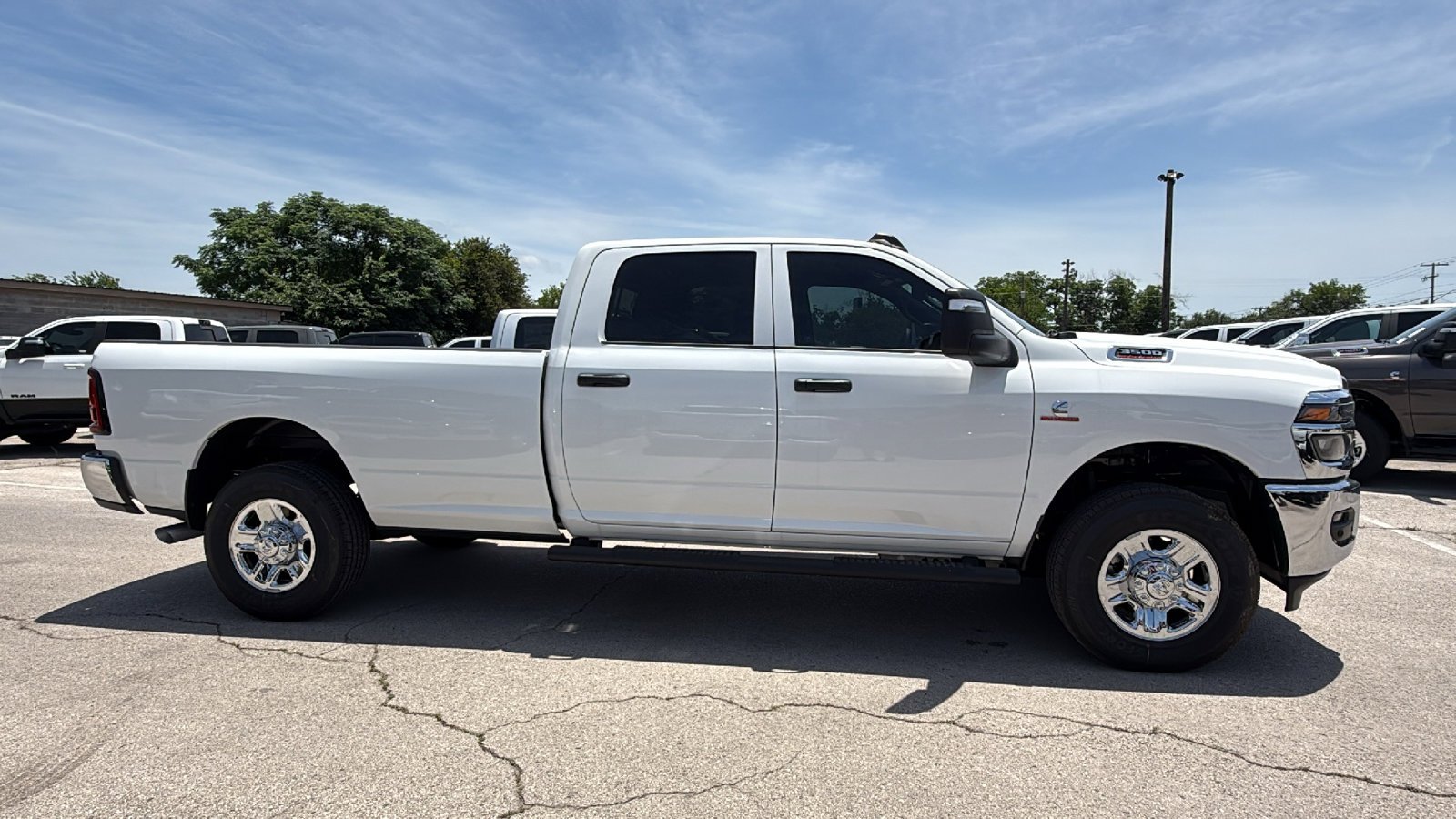 New 2026 Bright White Clear-Coat Exterior Paint RAM Tradesman image 7