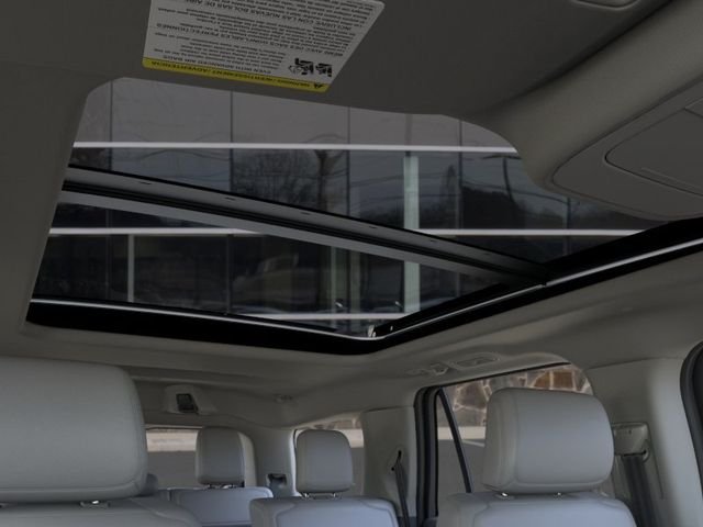 New 2026 Oxford White Ford Active image 22