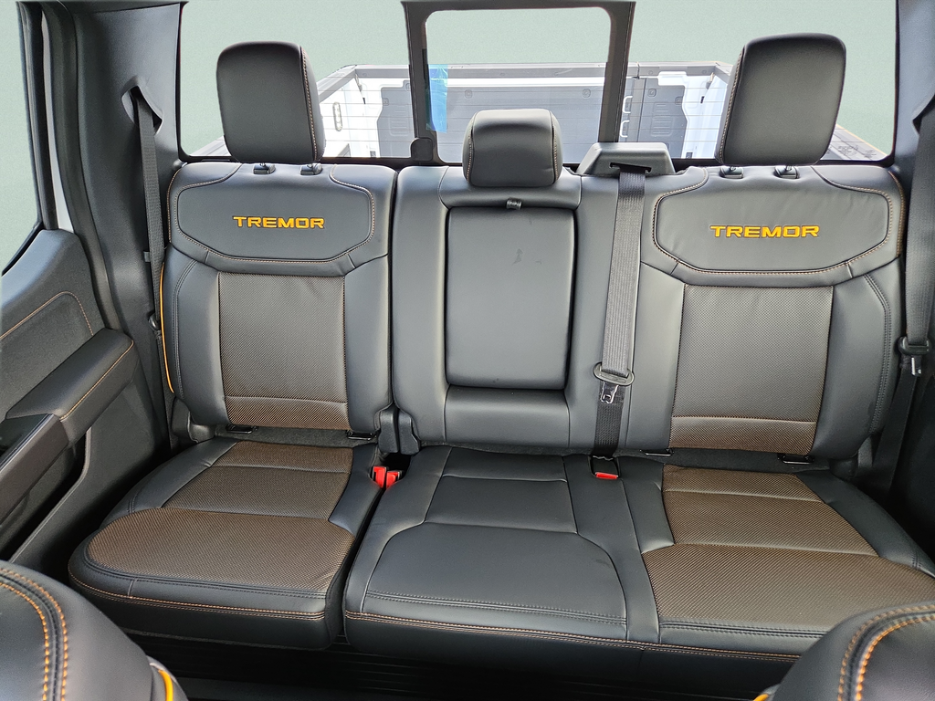 New 2026 Oxford White Ford Tremor® image 27
