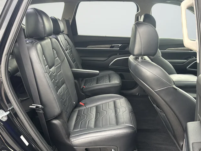 Used 2022 Black Kia SX image 35