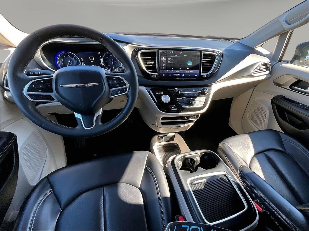Used 2023 Gray Chrysler Touring L image 10