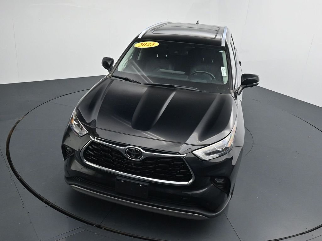 Used 2023 Black Toyota Platinum image 25