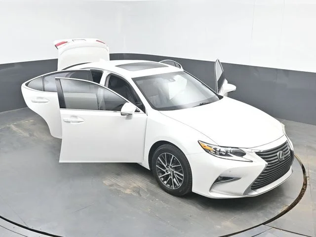 Used 2017 White Lexus 350 image 45
