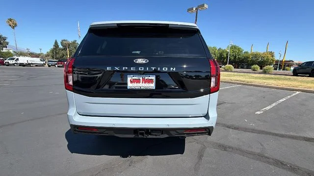 New 2027 Glacier Gray Metallic Tri-Coat Ford Active image 5