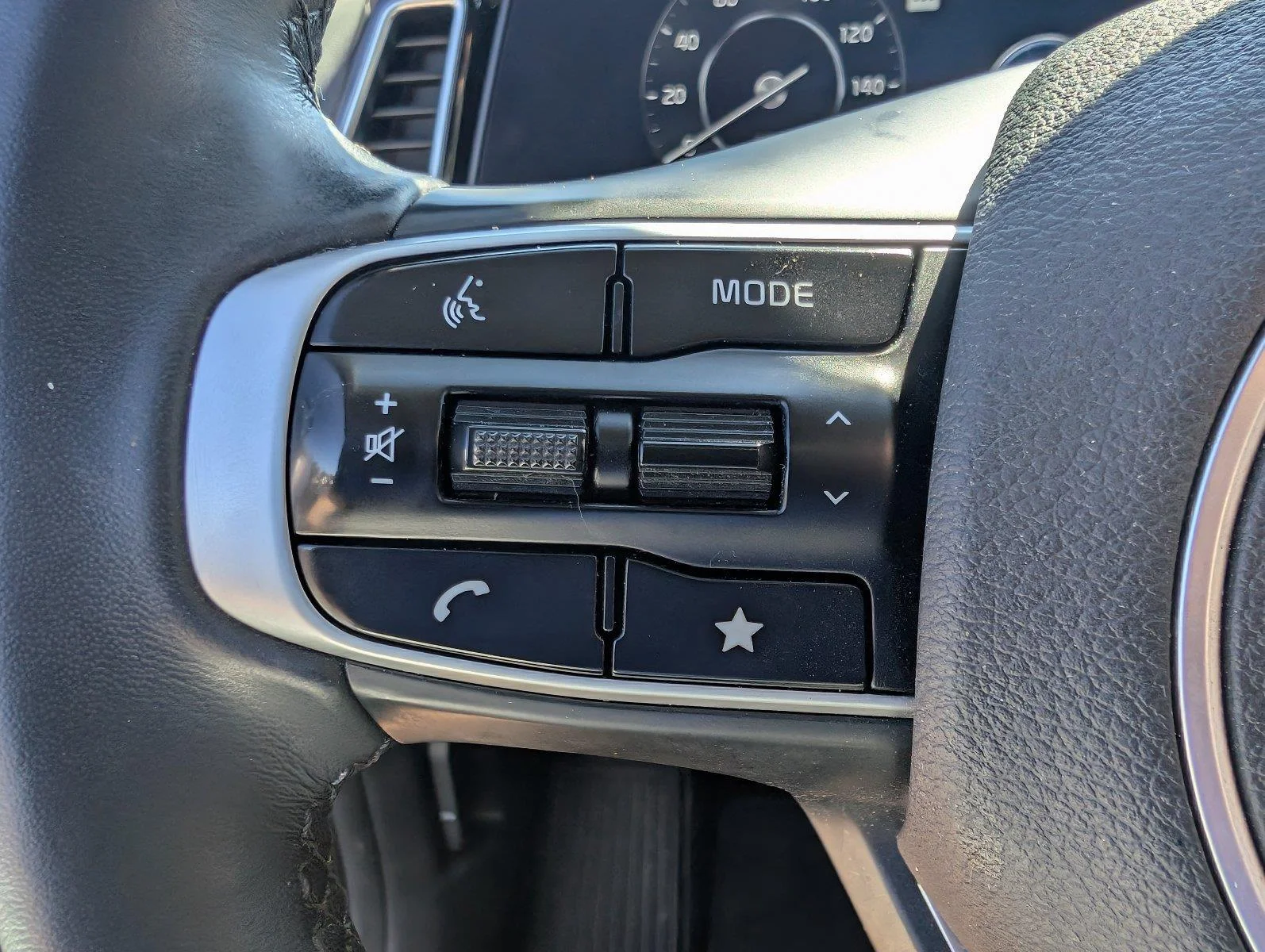 Used 2025 Wolf Gray Kia SX-Prestige image 28