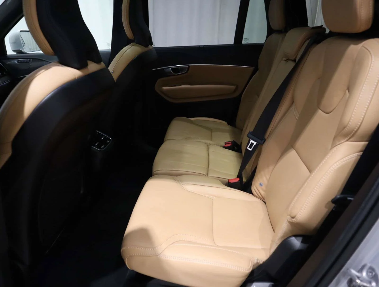Used 2024 Silver Volvo Ultimate Bright Theme image 15