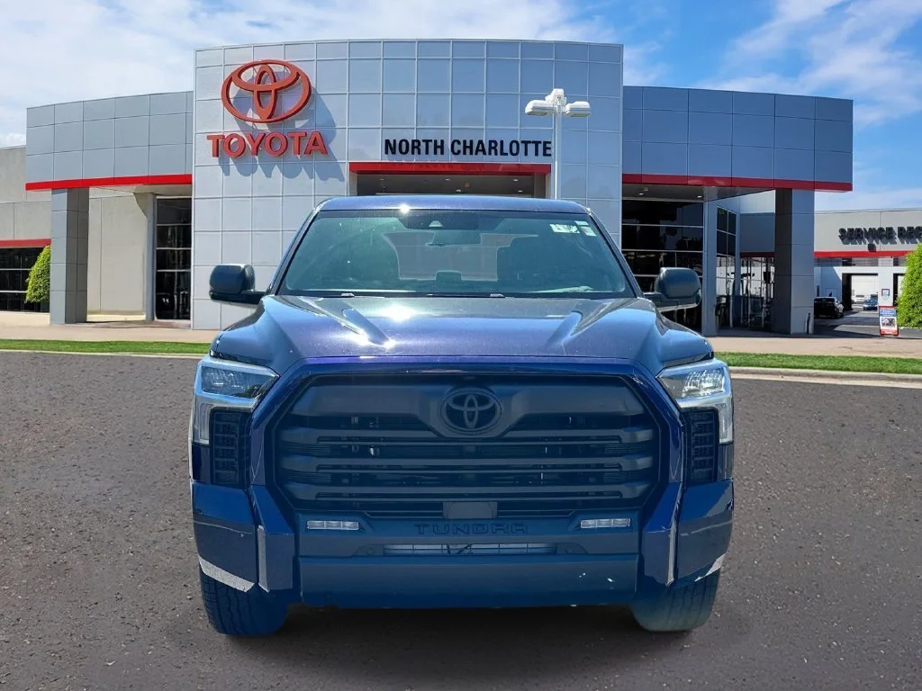 Used 2025  Toyota SR5 image 3