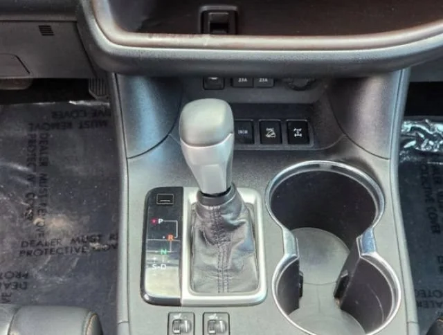 Used 2019 Celestial Silver Metallic Toyota XLE image 4