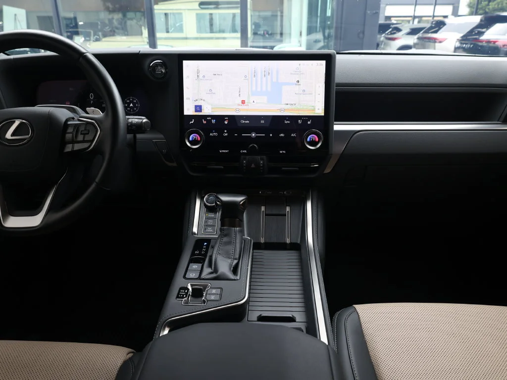 Used 2025 Silver Lexus 550 Overtrail+ image 26