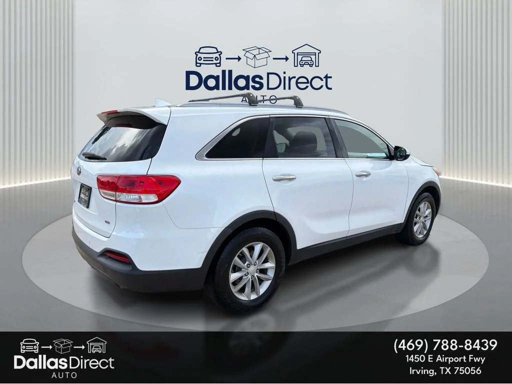Used 2016 Snow White Pearl Kia LX image 6
