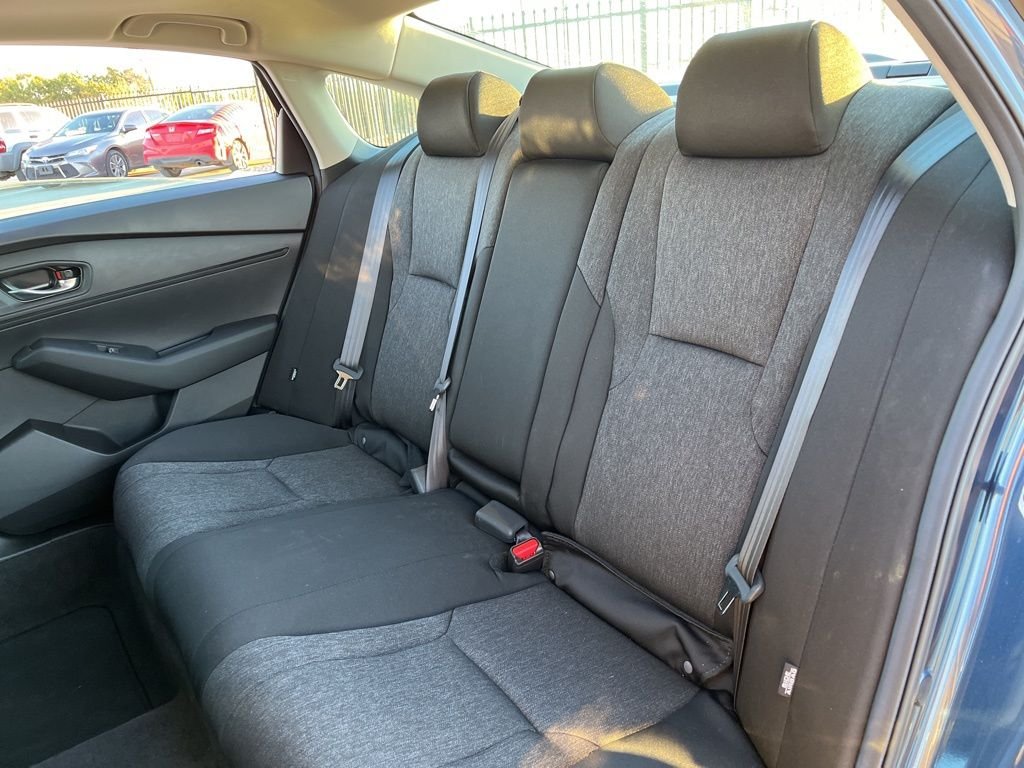2025 Honda Accord SE - Photo 25