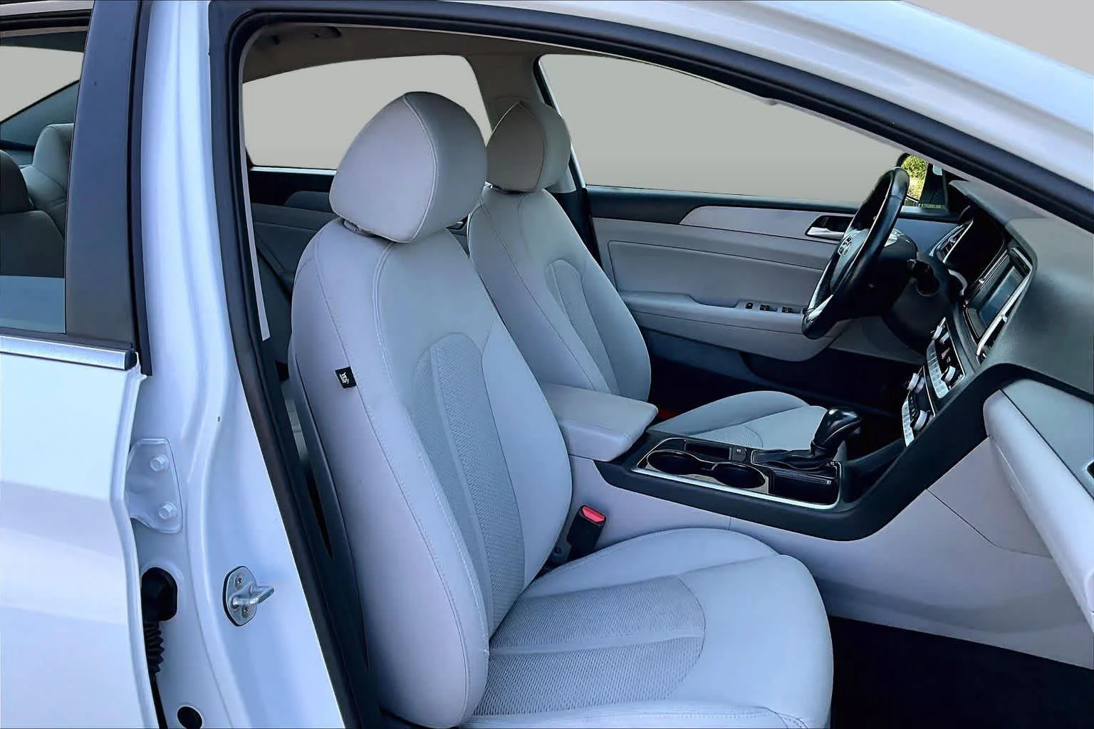 Used 2019 Quartz White Pearl Hyundai SEL image 8