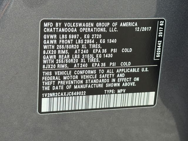 Used 2018 Gray Volkswagen SEL Premium image 37