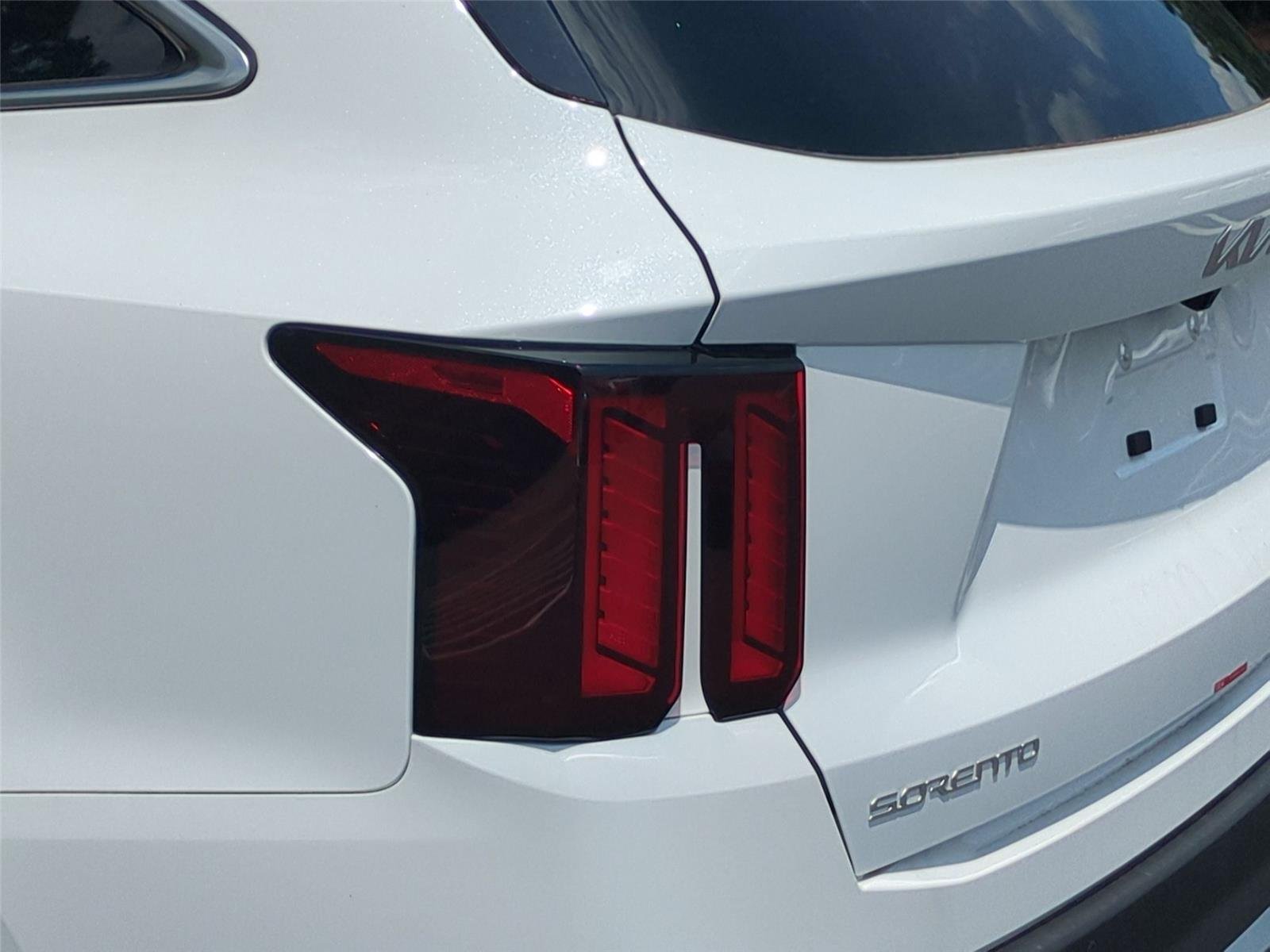 New 2026 Glacial White Kia S image 12