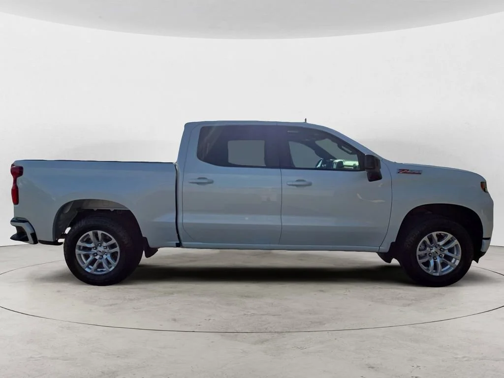 Used 2019 IRIDESCENT PEARL TRICOAT Chevrolet RST image 6