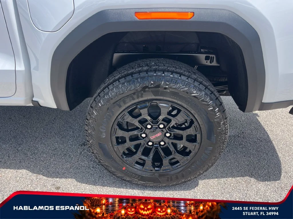 New 2026 Summit White GMC Elevation image 9