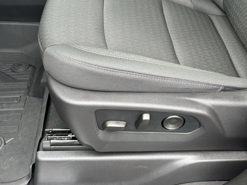 New 2026 Onyx Black GMC Elevation image 14