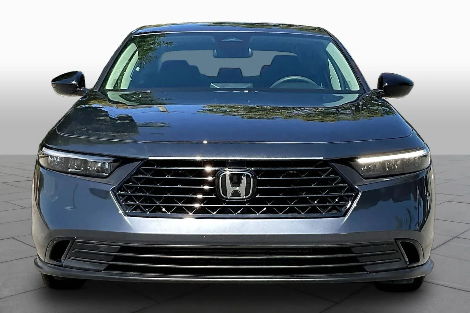 Used 2025 Meteorite Gray Metallic Honda SE image 4