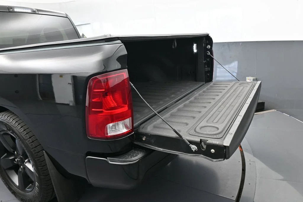 Used 2018 Brilliant Black Crystal Pearlcoat Ram Express image 36