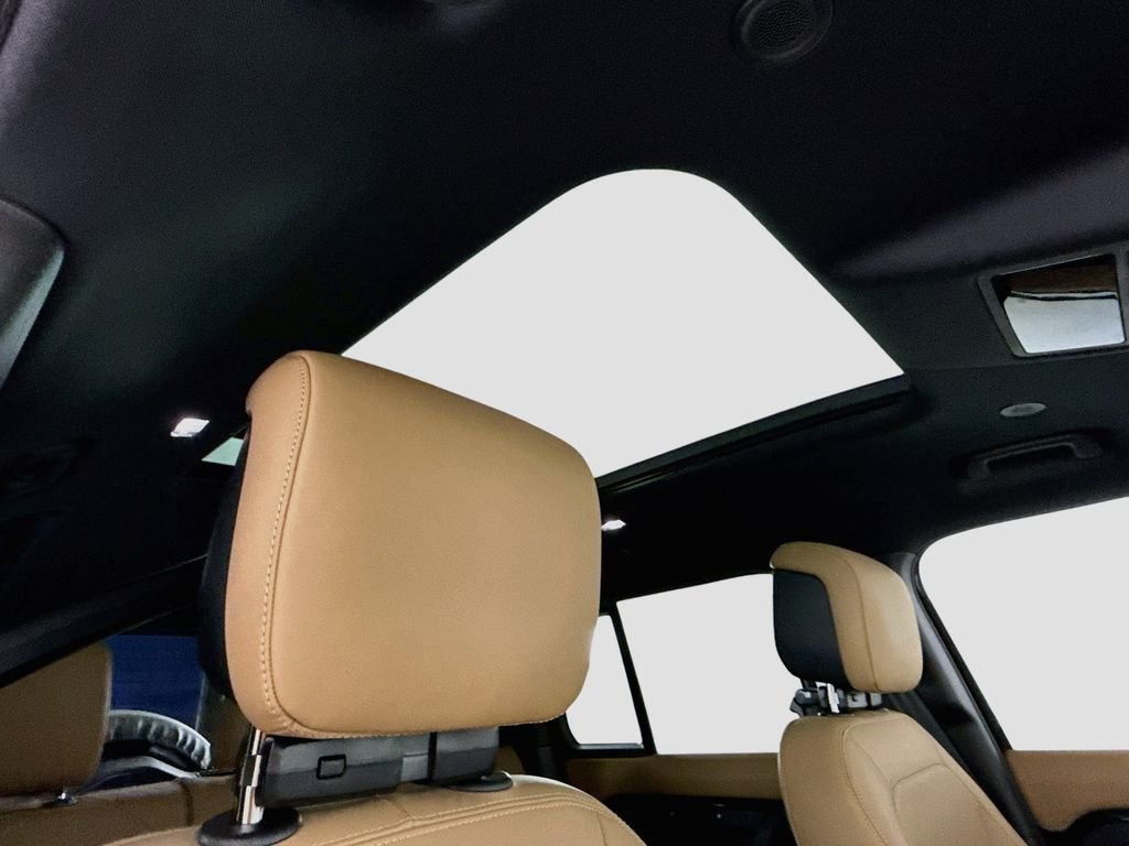 New 2026 Santorini Black Land Rover S image 19