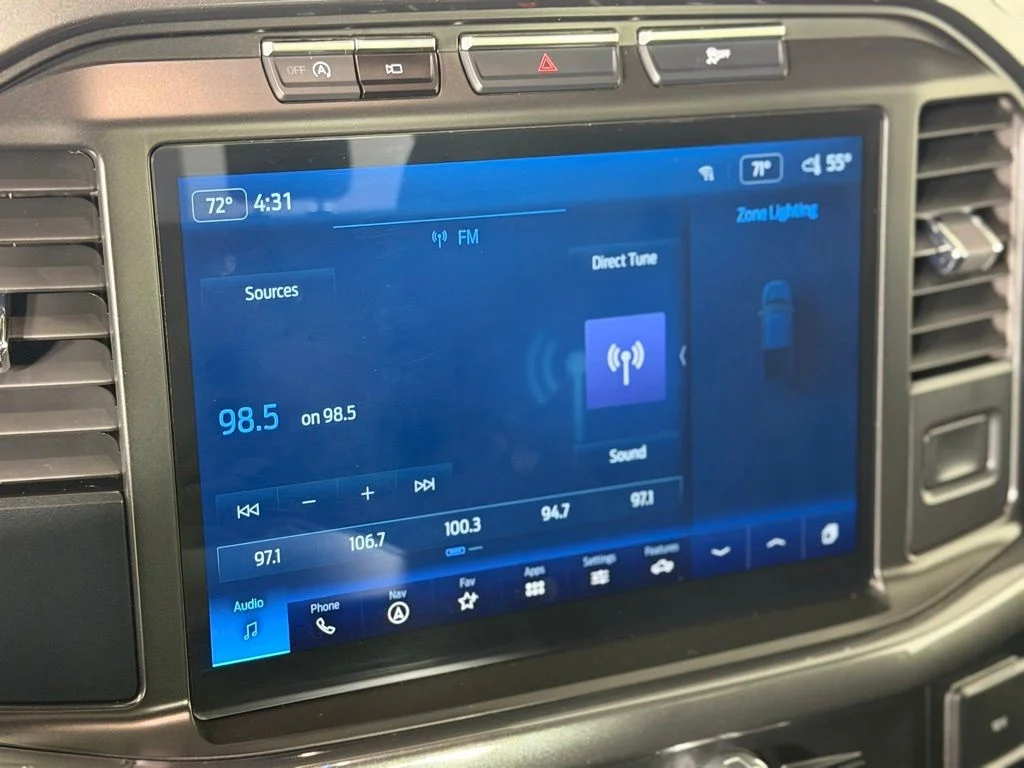 Used 2023 Silver Ford XLT image 3