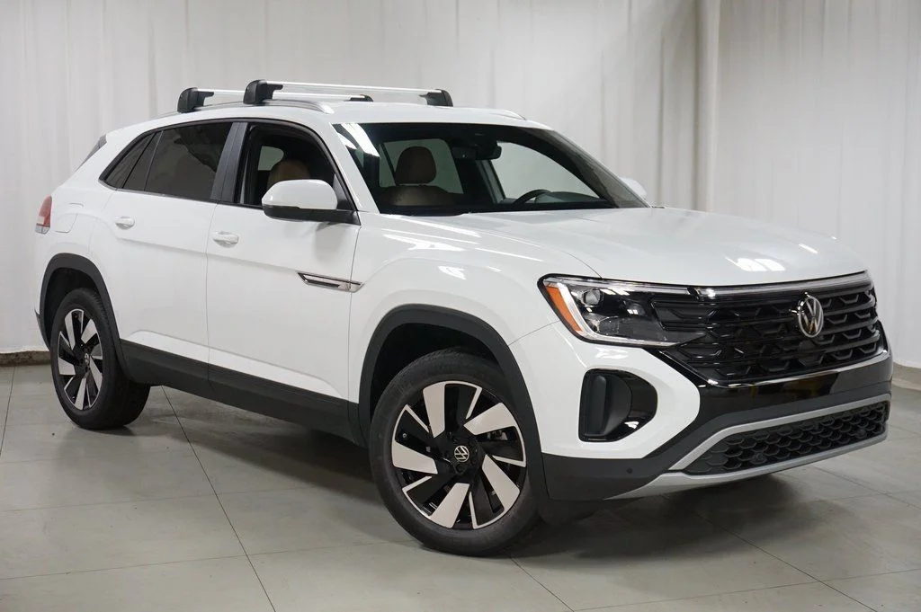 New 2026 White Volkswagen SE w/Technology image 3