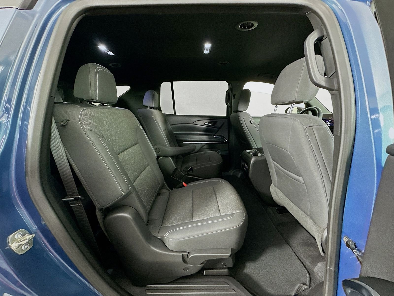 Used 2025 Lakeshore Blue Metallic Chevrolet LT image 28